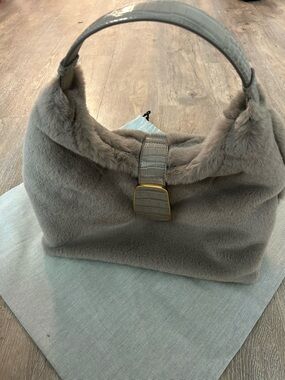 Percale faux fur shoulder bag